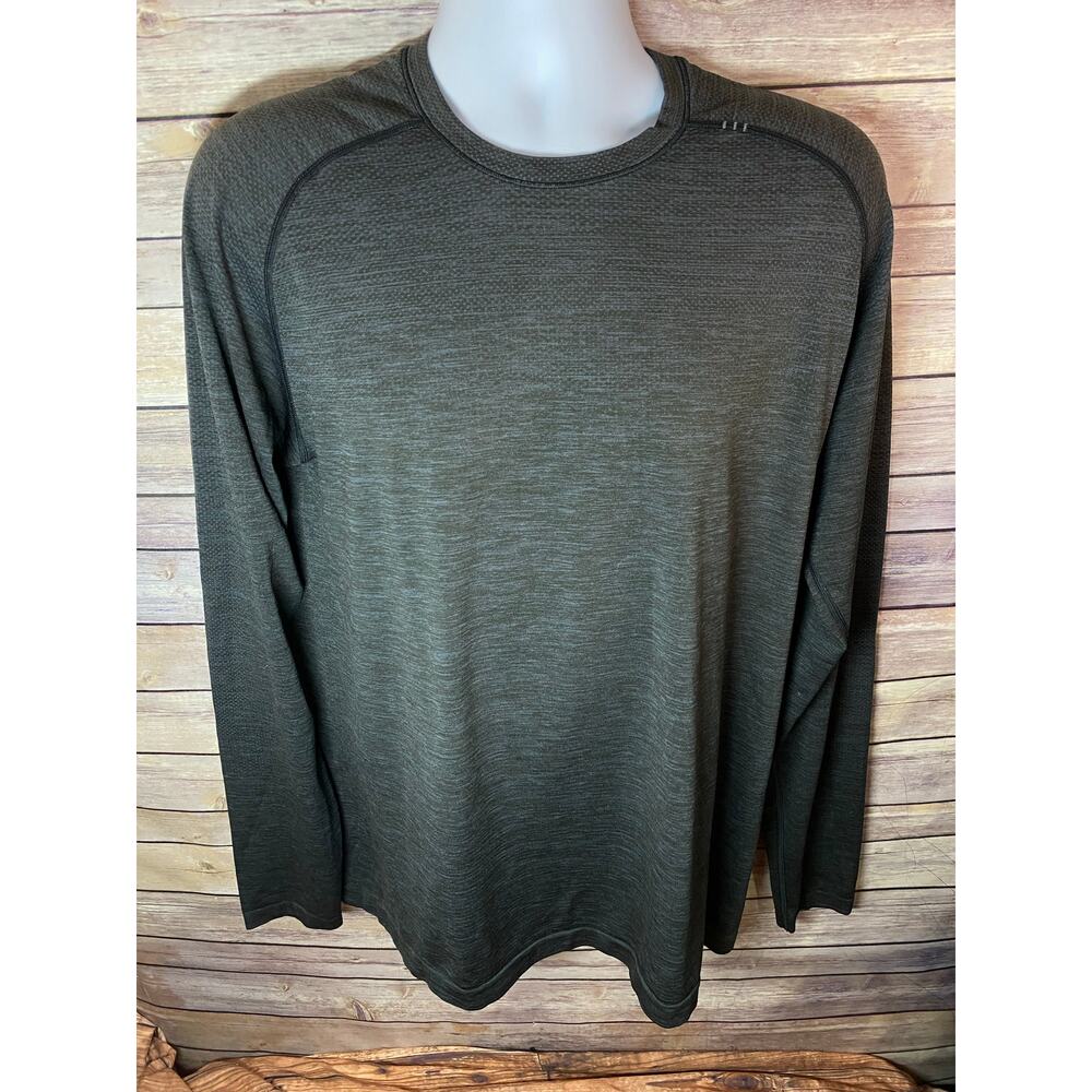 Lululemon Metal Vent Tech Long Sleeve Shirt – Men’s Medium – Gray – 21x28